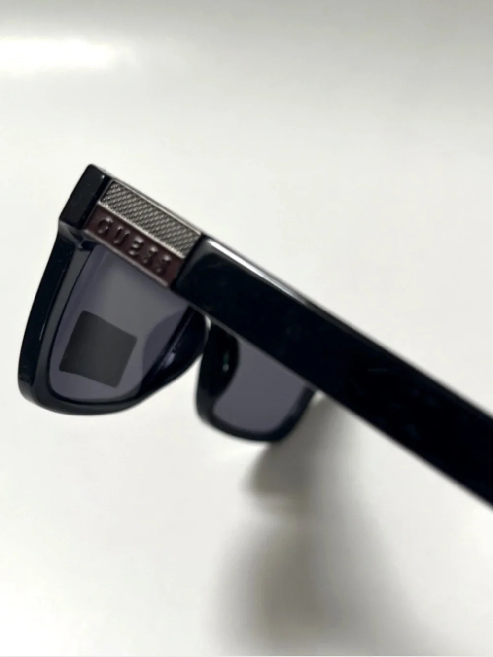 NWT GUESS Square Sunglasses Black Classic Red Logo GO00113 Glossy Acetate